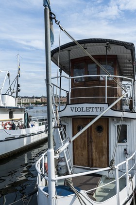 Bateau à quai