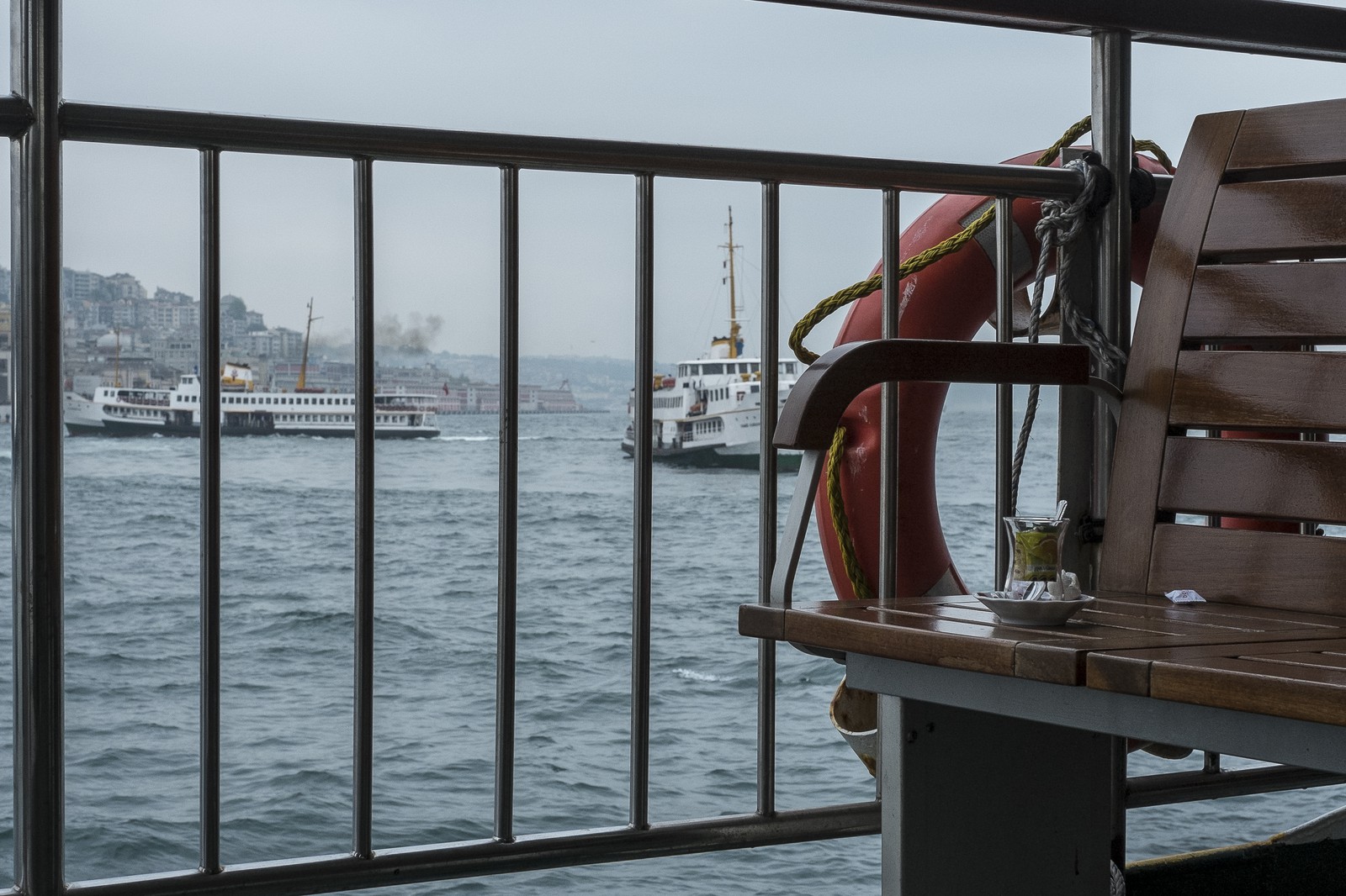 La tasse abandonnée La tasse abandonnée