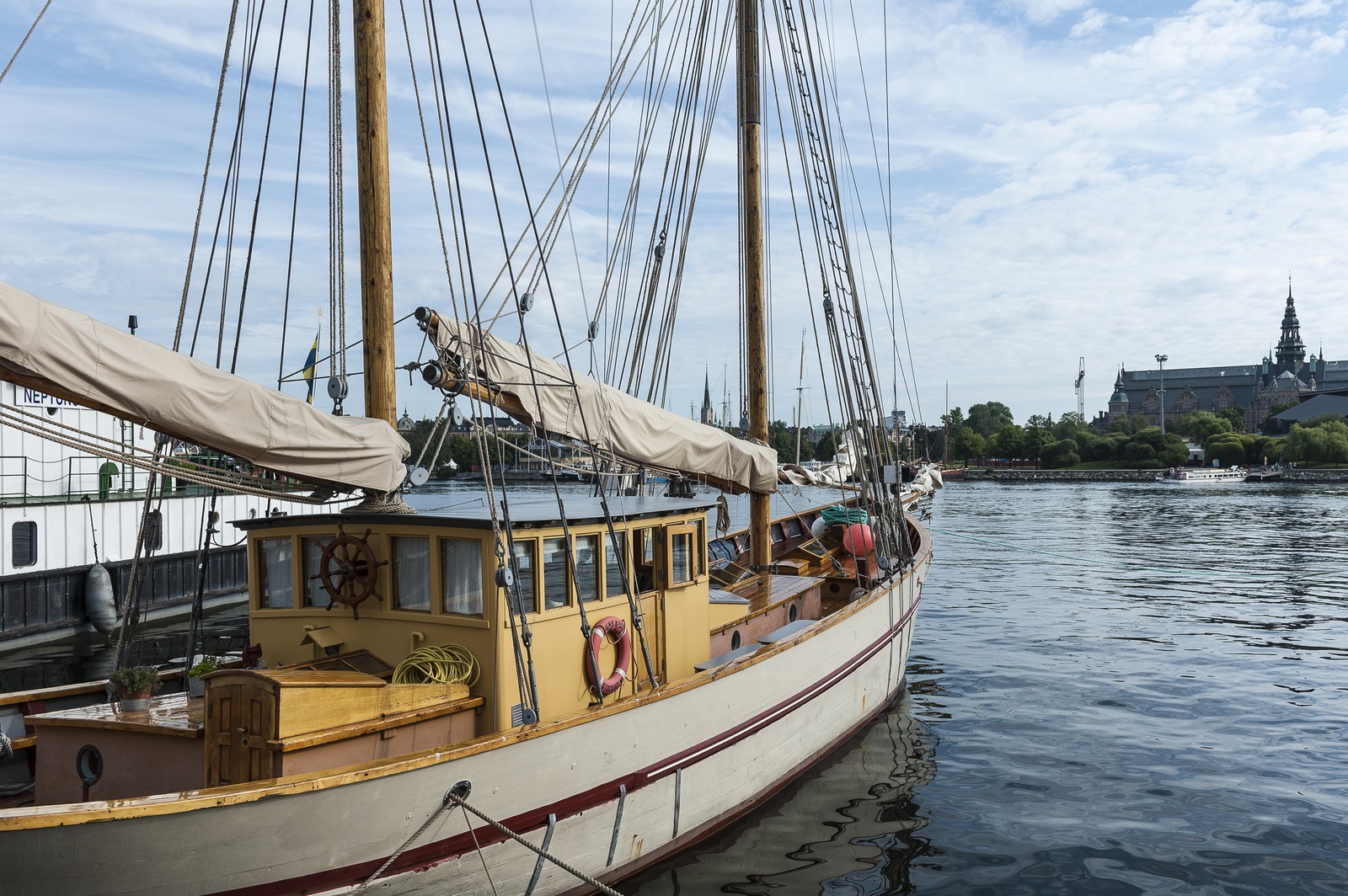 Bateau à quai
