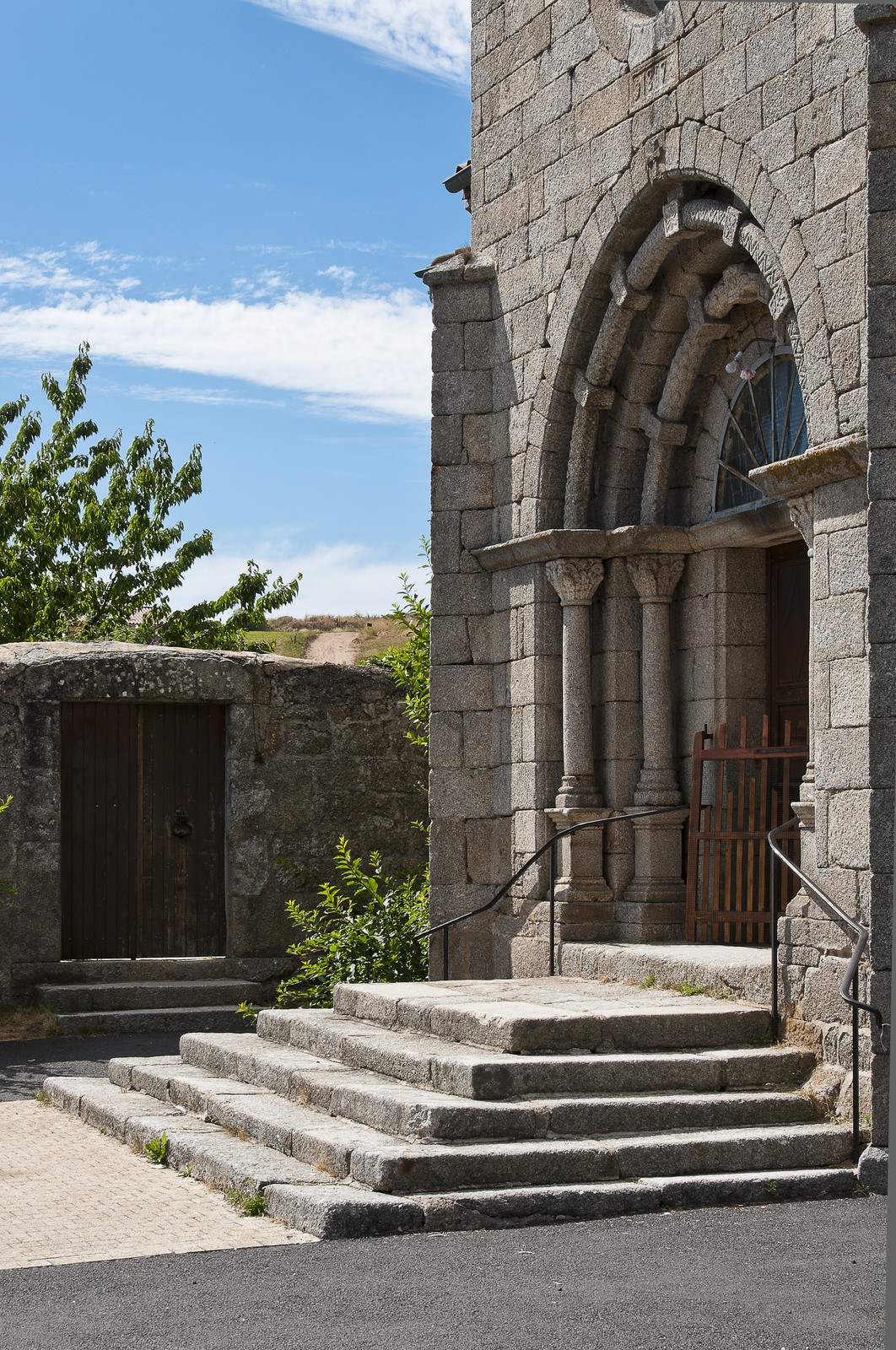 Porche d'église Porche d'église