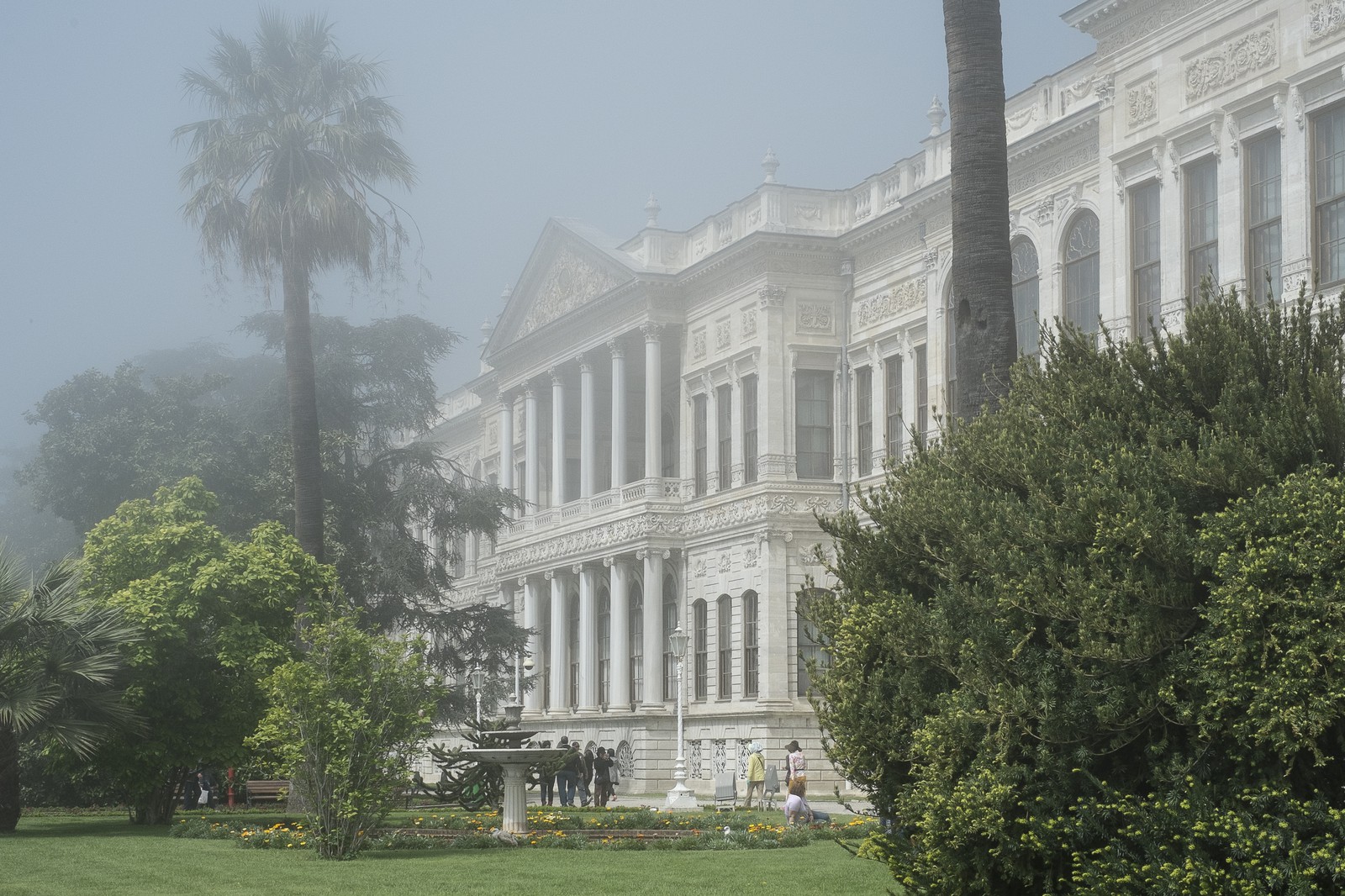 Le palais dans le brouillard Le palais dans le brouillard