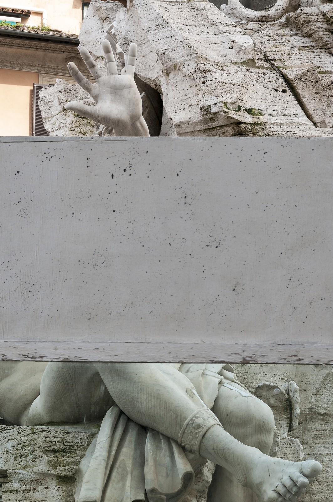La statue cachée