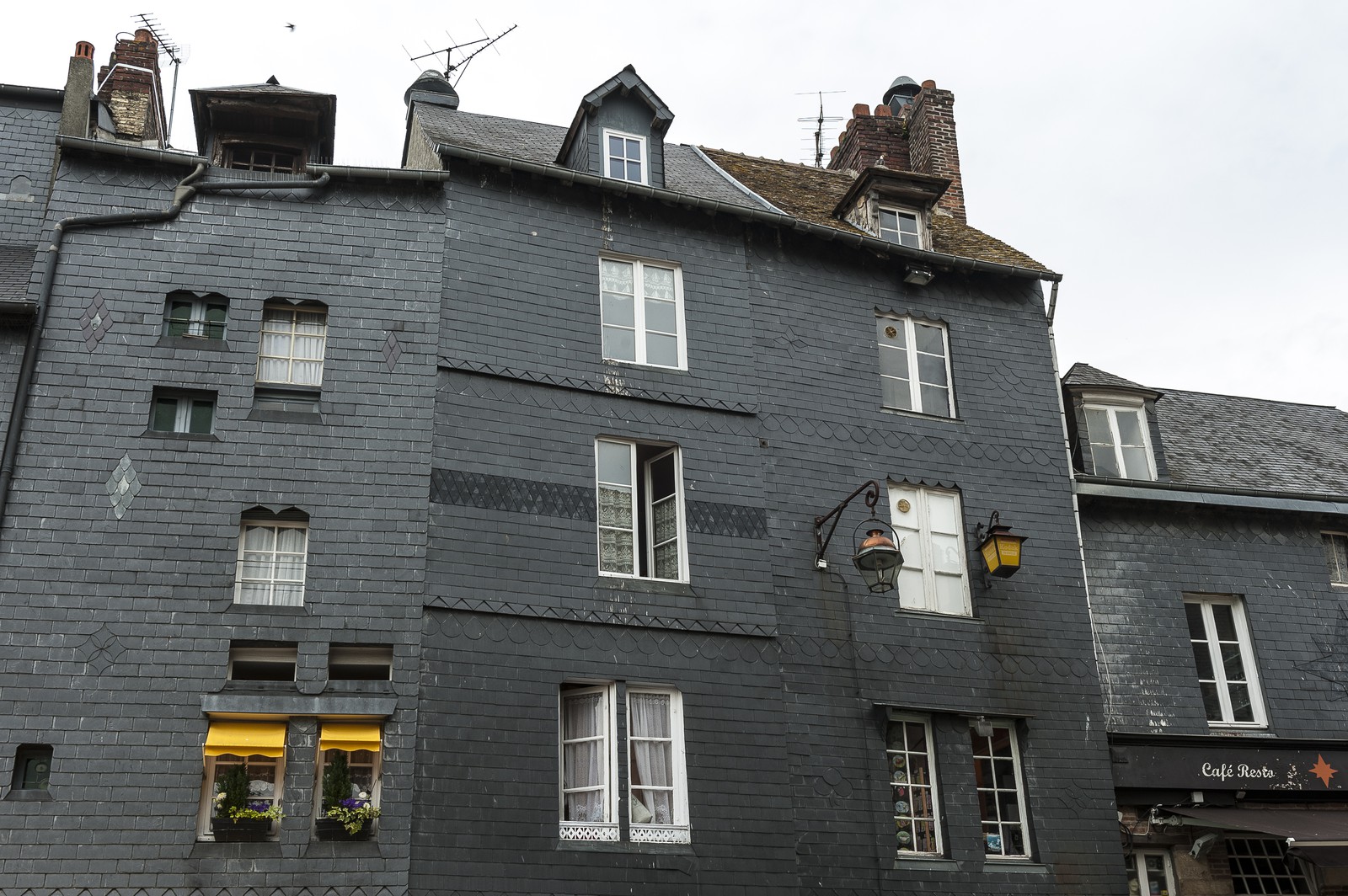 Façades d'ardoise à Honfleur Façades d'ardoise à Honfleur