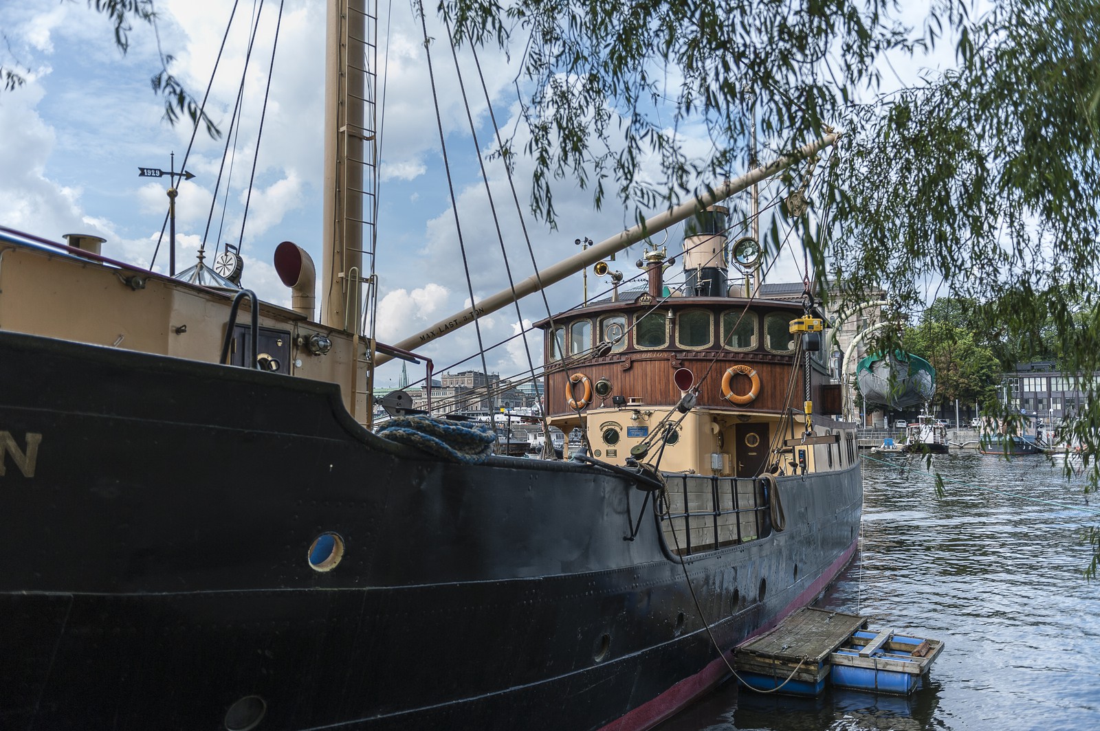 Bateau à quai Bateau à quai