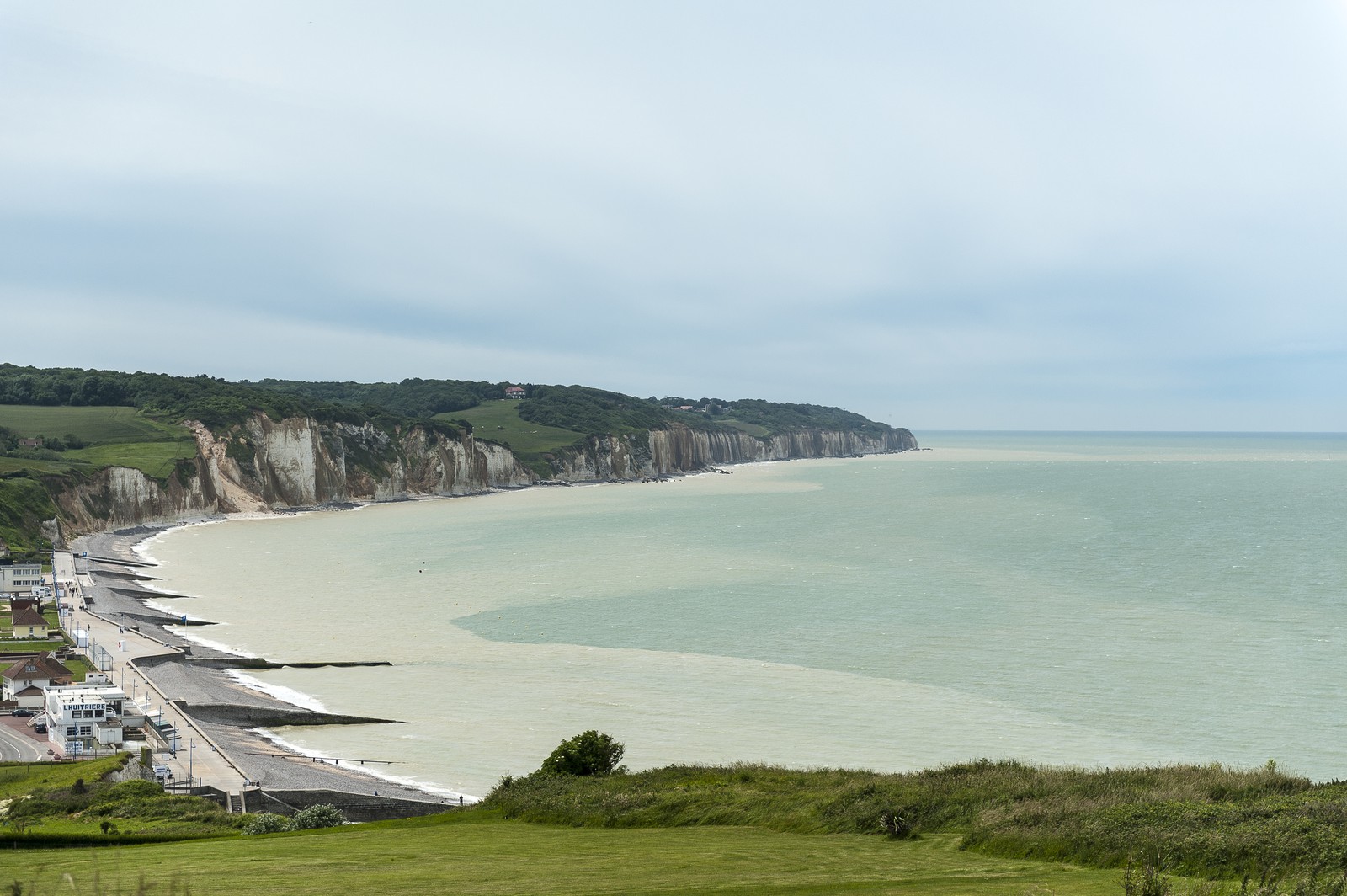 Plage et falaises
