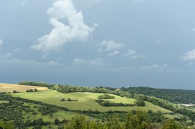 Nuages sur un champ
