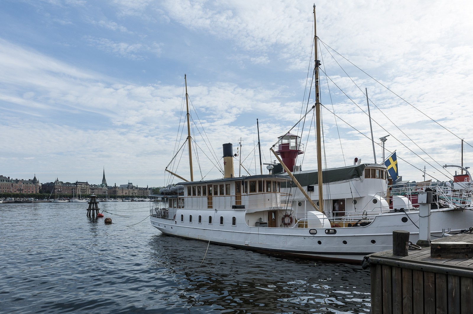 Bateau à quai