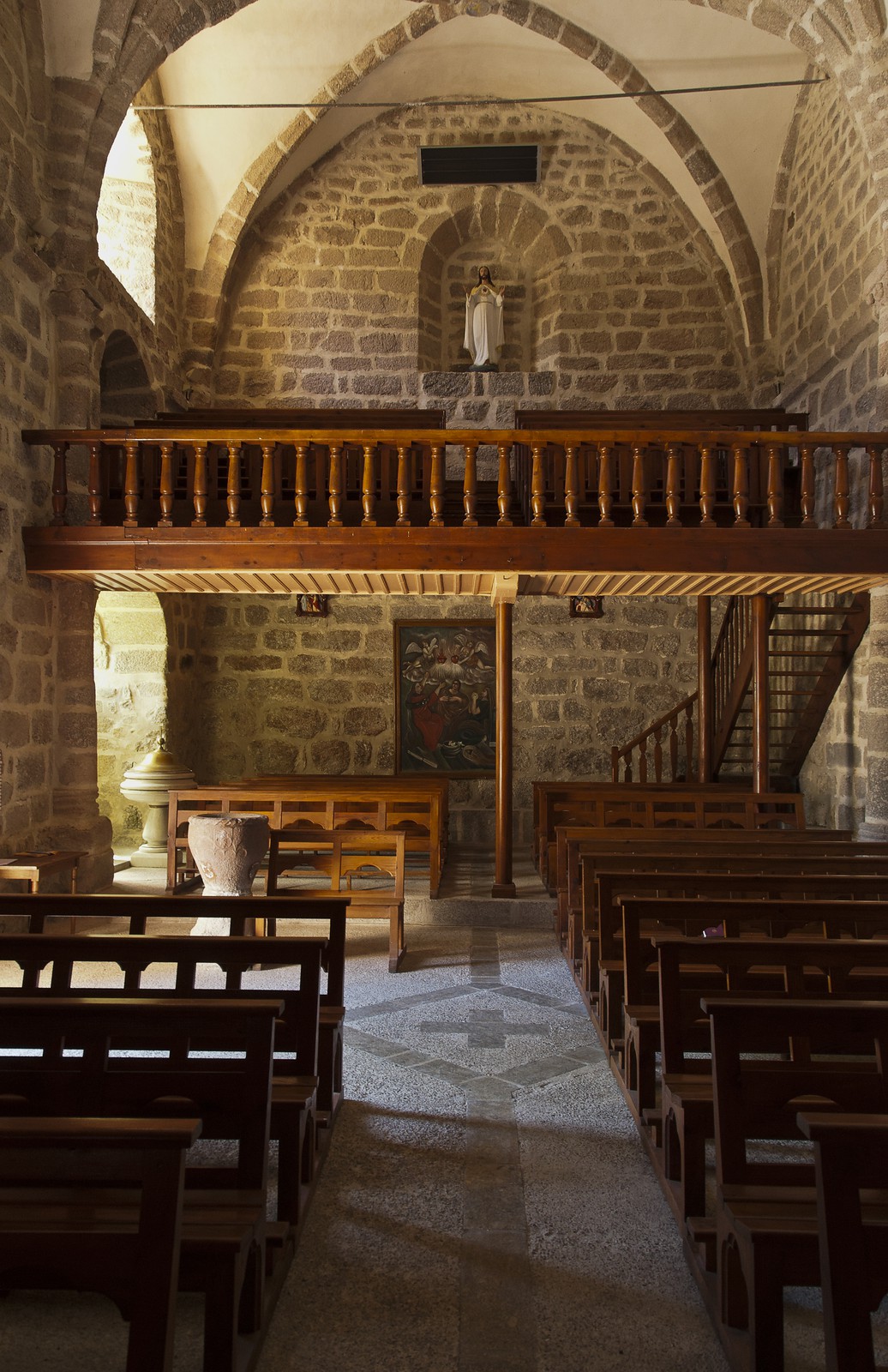 Intérieur d'église Intérieur d'église