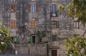 Façade