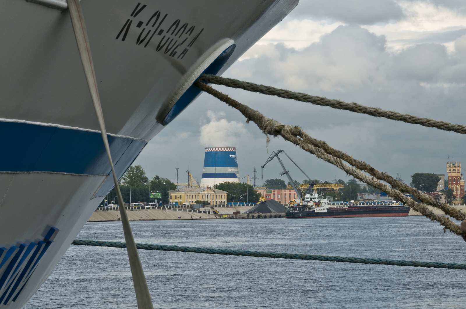 Usine sur la Neva