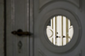 Porte avec hublot